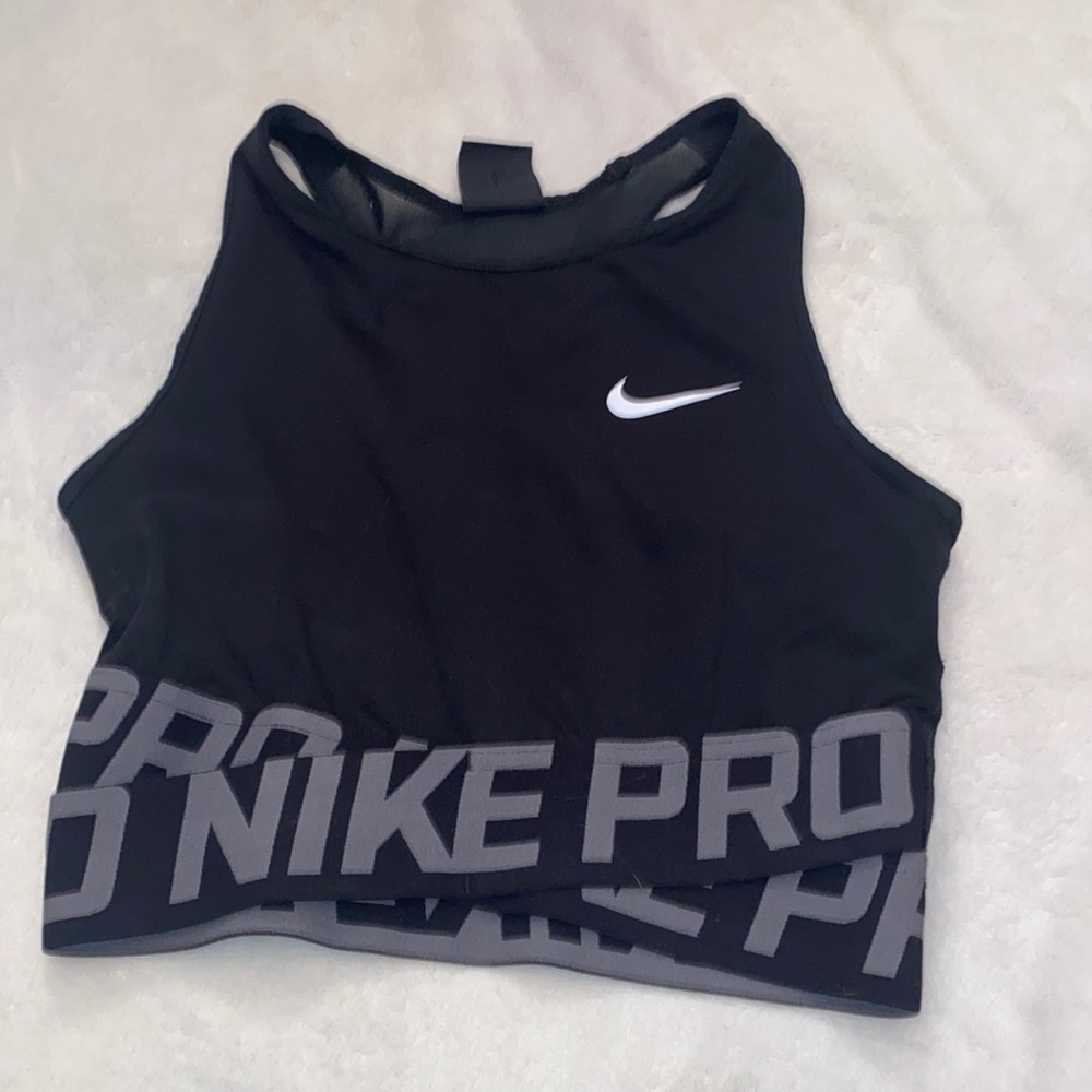 Black Nike pro top